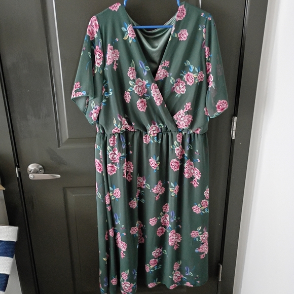 SHEIN Dresses & Skirts - Floral Green 3x  Dress